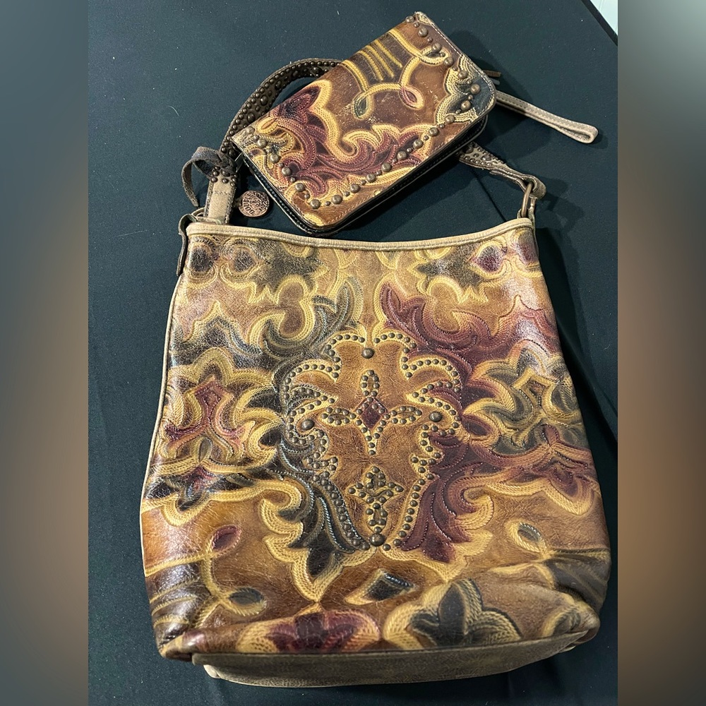Double J Saddlery Western Handbag and Wristlet Set